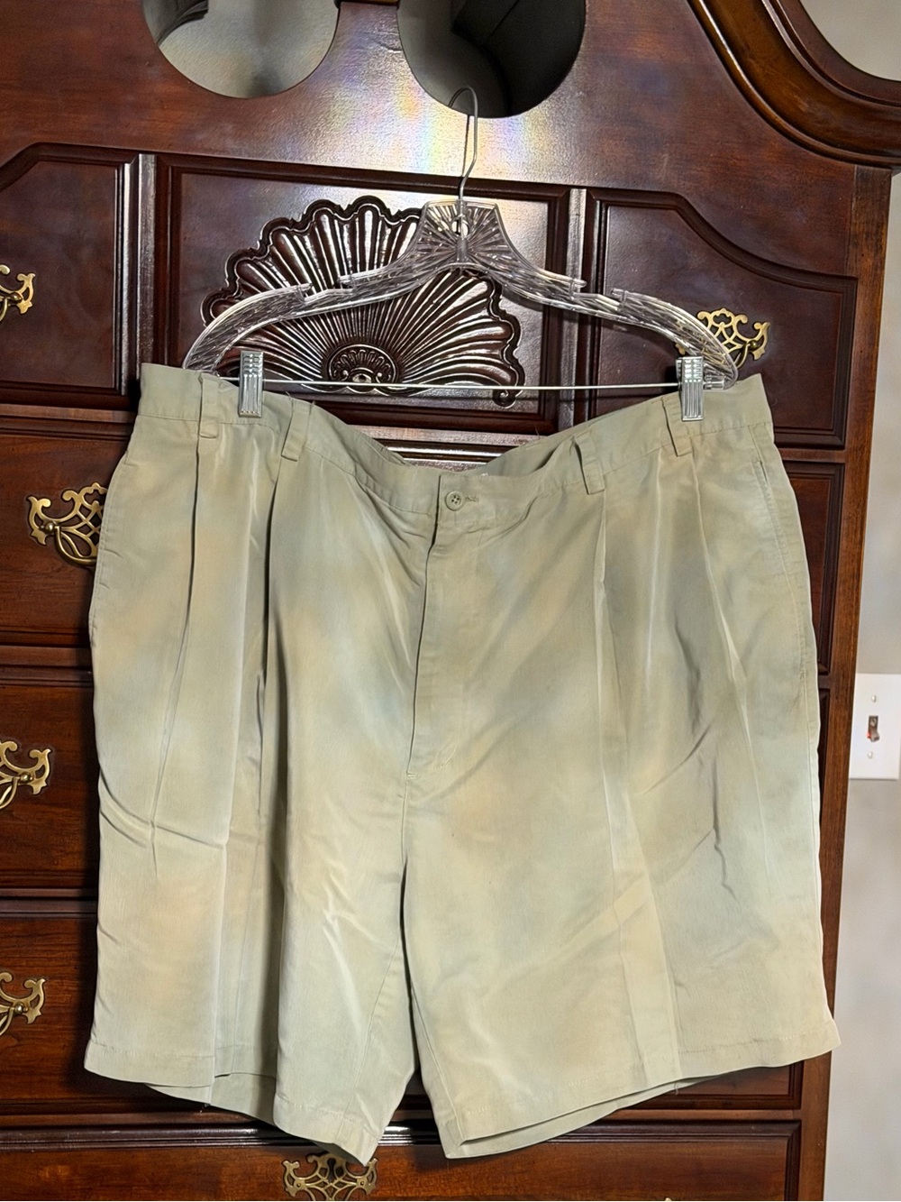 Light khaki‎ Pleated Men’s Shorts